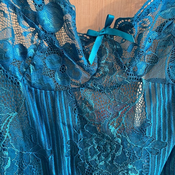 Lulu’s Turquoise Sheer Lace Bodysuit - Picture 7 of 12